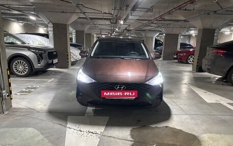 Hyundai Solaris II рестайлинг, 2021 год, 1 900 000 рублей, 5 фотография