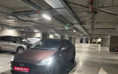 Hyundai Solaris II рестайлинг, 2021 год, 1 900 000 рублей, 4 фотография