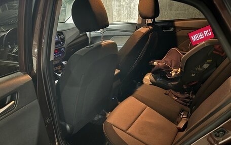 Hyundai Solaris II рестайлинг, 2021 год, 1 900 000 рублей, 9 фотография