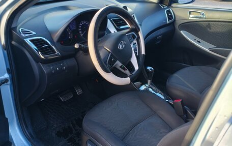 Hyundai Solaris II рестайлинг, 2013 год, 600 000 рублей, 21 фотография