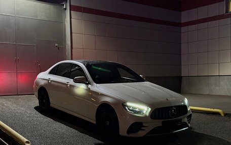 Mercedes-Benz E-Класс, 2021 год, 5 500 000 рублей, 1 фотография