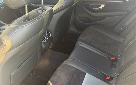 Mercedes-Benz E-Класс, 2021 год, 5 500 000 рублей, 8 фотография