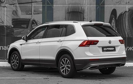 Volkswagen Tiguan II, 2018 год, 2 349 000 рублей, 2 фотография