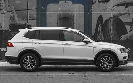Volkswagen Tiguan II, 2018 год, 2 349 000 рублей, 5 фотография