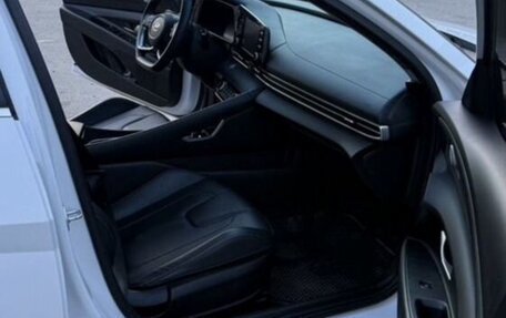 Hyundai Elantra, 2023 год, 2 000 000 рублей, 6 фотография