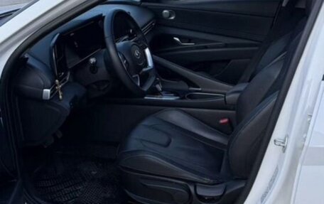 Hyundai Elantra, 2023 год, 2 000 000 рублей, 7 фотография