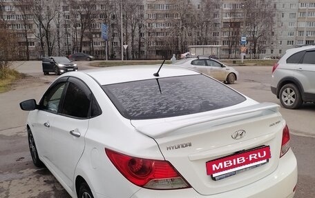 Hyundai Solaris II рестайлинг, 2012 год, 720 000 рублей, 3 фотография