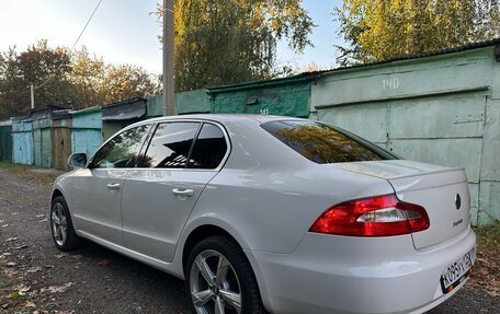 Skoda Superb III рестайлинг, 2012 год, 1 080 000 рублей, 5 фотография
