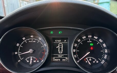 Skoda Superb III рестайлинг, 2012 год, 1 080 000 рублей, 20 фотография