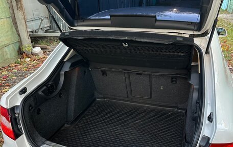 Skoda Superb III рестайлинг, 2012 год, 1 080 000 рублей, 22 фотография