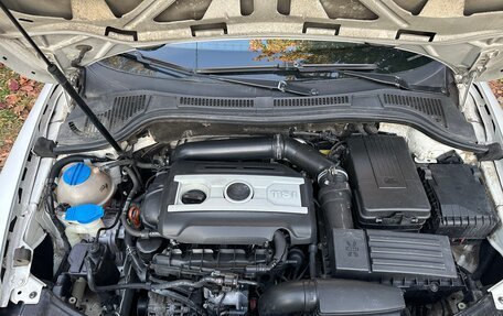 Skoda Superb III рестайлинг, 2012 год, 1 080 000 рублей, 23 фотография