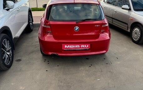 BMW 1 серия, 2011 год, 600 000 рублей, 3 фотография