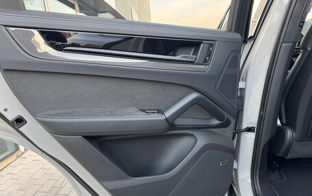 Porsche Cayenne III, 2025 год, 24 490 000 рублей, 22 фотография