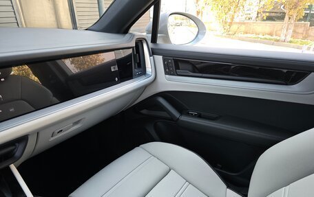 Porsche Cayenne III, 2025 год, 18 990 000 рублей, 21 фотография