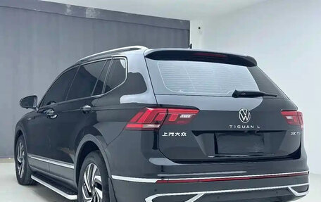 Volkswagen Tiguan II, 2023 год, 3 000 000 рублей, 6 фотография