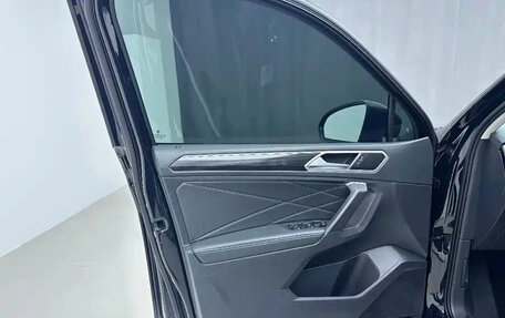 Volkswagen Tiguan II, 2023 год, 3 000 000 рублей, 7 фотография