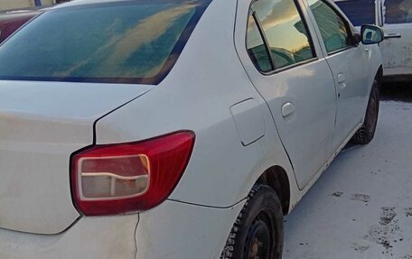 Renault Logan II, 2015 год, 290 000 рублей, 3 фотография