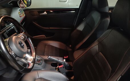 Volkswagen Jetta VI, 2017 год, 1 990 000 рублей, 3 фотография