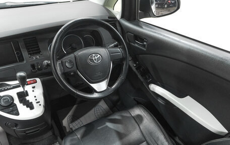 Toyota ISis I, 2013 год, 1 569 000 рублей, 11 фотография