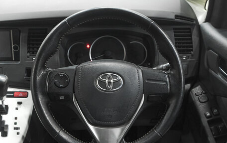 Toyota ISis I, 2013 год, 1 569 000 рублей, 13 фотография