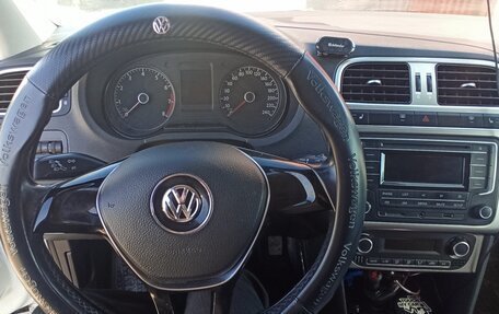 Volkswagen Polo VI (EU Market), 2015 год, 900 000 рублей, 6 фотография