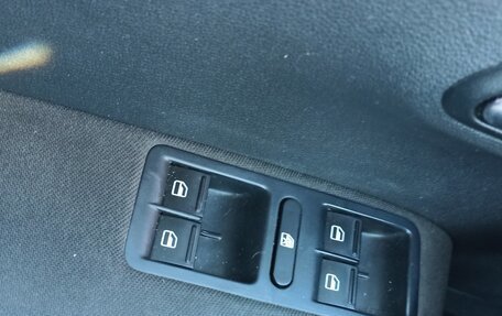 Volkswagen Polo VI (EU Market), 2015 год, 900 000 рублей, 11 фотография