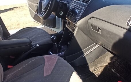 Volkswagen Polo VI (EU Market), 2015 год, 900 000 рублей, 20 фотография