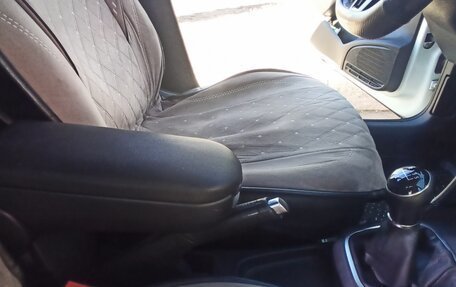 Volkswagen Polo VI (EU Market), 2015 год, 900 000 рублей, 25 фотография