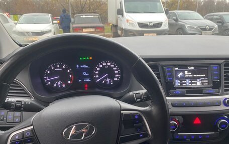 Hyundai Solaris II рестайлинг, 2017 год, 1 250 000 рублей, 6 фотография