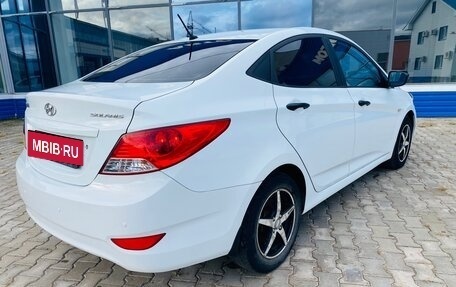 Hyundai Solaris II рестайлинг, 2013 год, 800 000 рублей, 4 фотография