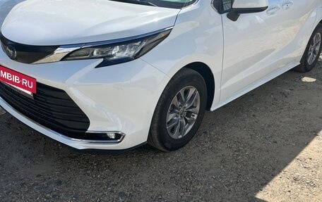 Toyota Sienna, 2021 год, 4 000 000 рублей, 2 фотография