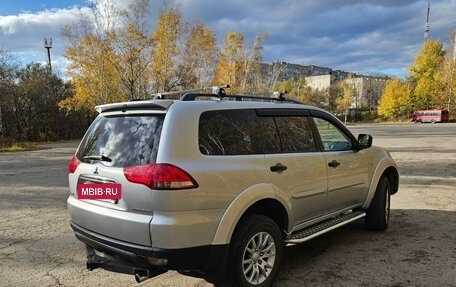 Mitsubishi Pajero Sport II рестайлинг, 2013 год, 1 900 000 рублей, 3 фотография