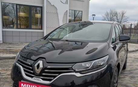 Renault Espace V рестайлинг, 2016 год, 2 400 000 рублей, 2 фотография