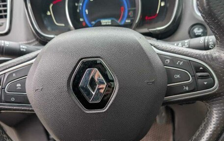 Renault Espace V рестайлинг, 2016 год, 2 400 000 рублей, 16 фотография