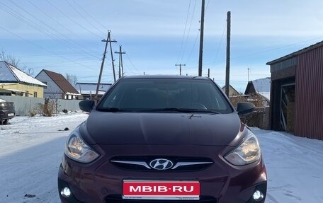 Hyundai Solaris II рестайлинг, 2012 год, 900 000 рублей, 1 фотография