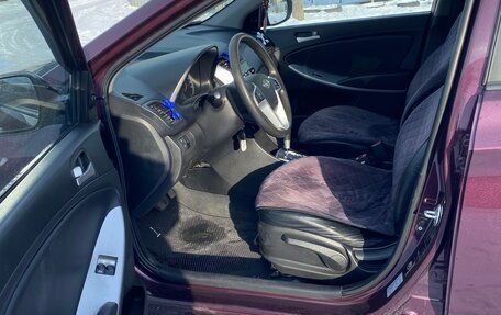 Hyundai Solaris II рестайлинг, 2012 год, 900 000 рублей, 7 фотография