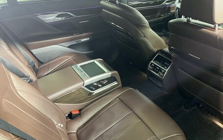 BMW 7 серия, 2016 год, 3 599 000 рублей, 13 фотография