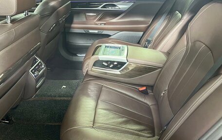 BMW 7 серия, 2016 год, 3 599 000 рублей, 14 фотография