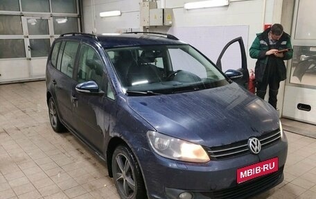 Volkswagen Touran III, 2012 год, 845 000 рублей, 1 фотография