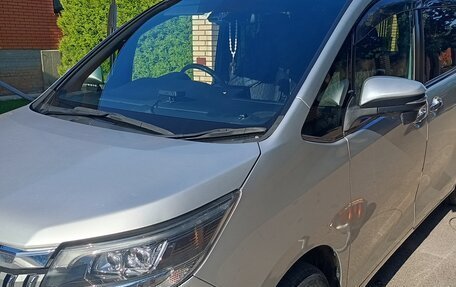 Toyota Esquire I, 2020 год, 3 100 000 рублей, 4 фотография