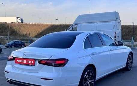 Mercedes-Benz E-Класс, 2020 год, 4 150 000 рублей, 2 фотография