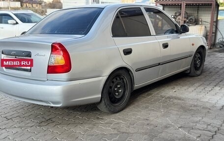 Hyundai Accent II, 2004 год, 450 000 рублей, 3 фотография