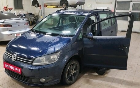Volkswagen Touran III, 2012 год, 845 000 рублей, 2 фотография