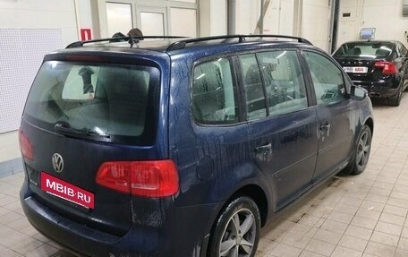 Volkswagen Touran III, 2012 год, 845 000 рублей, 4 фотография