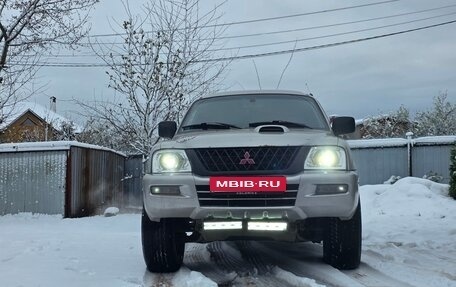 Mitsubishi L200 III рестайлинг, 2004 год, 830 000 рублей, 1 фотография