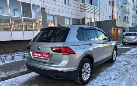 Volkswagen Tiguan II, 2020 год, 2 500 000 рублей, 3 фотография