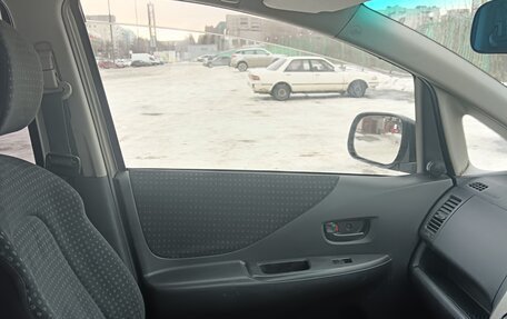 Toyota Ractis I, 2008 год, 560 000 рублей, 16 фотография