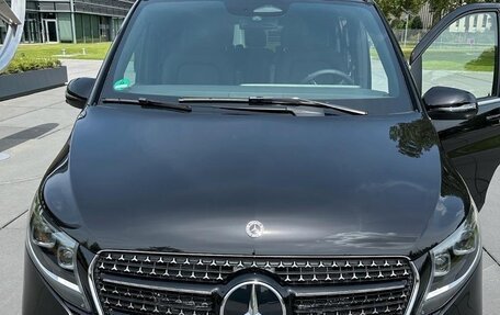 Mercedes-Benz V-Класс, 2025 год, 9 700 000 рублей, 3 фотография