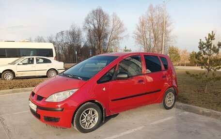 Mitsubishi Colt VI рестайлинг, 2005 год, 400 000 рублей, 2 фотография
