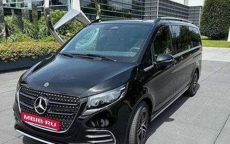 Mercedes-Benz V-Класс, 2025 год, 9 700 000 рублей, 2 фотография